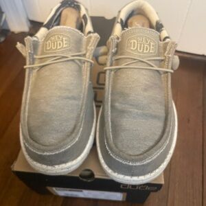 Hey Dude size 9 color grey